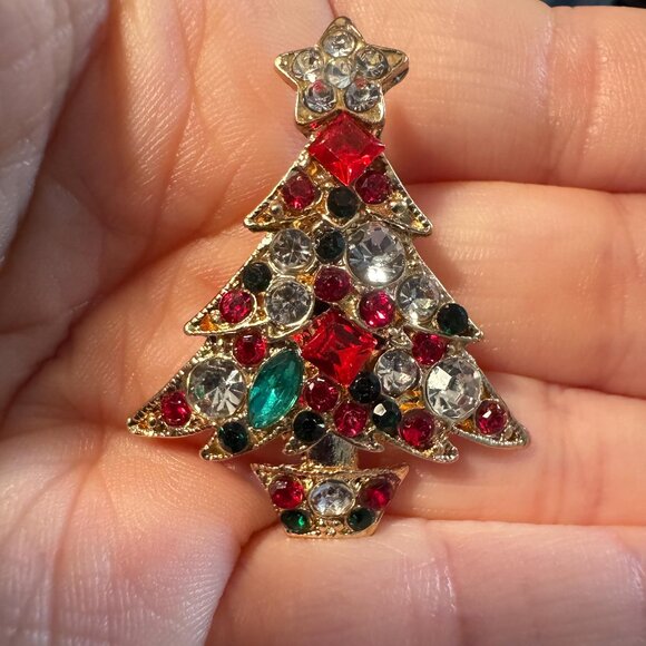 Vintage Rhinestone Christmas Tree Brooch Red Green Clear Crystal Holiday Pin Gol - Picture 4 of 4